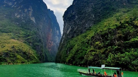 Ha Giang loop – Sapa trekking – Ha Long cruise (8 Days 7 Nights) - Image 1