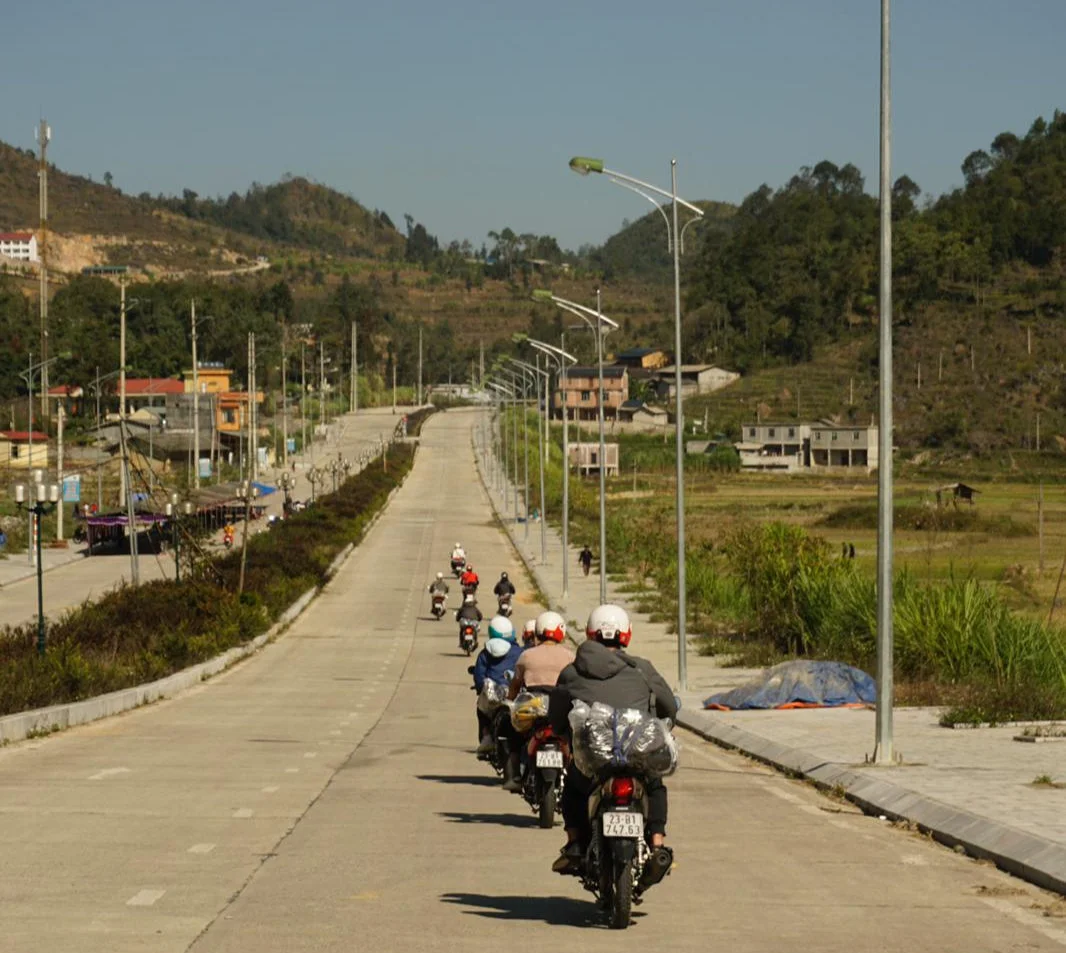 Bong Hostel Ha Giang Loop Tour navigating the Ha Giang Loop