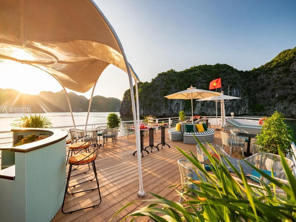 Cruise through Lan Ha Bay with Bong Hostel