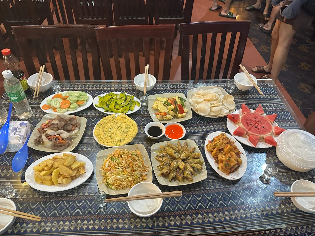 Try local dishes with bong hostel