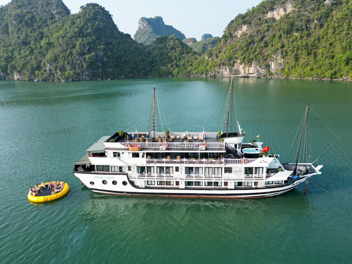 Take a cruise with Bong Hostel