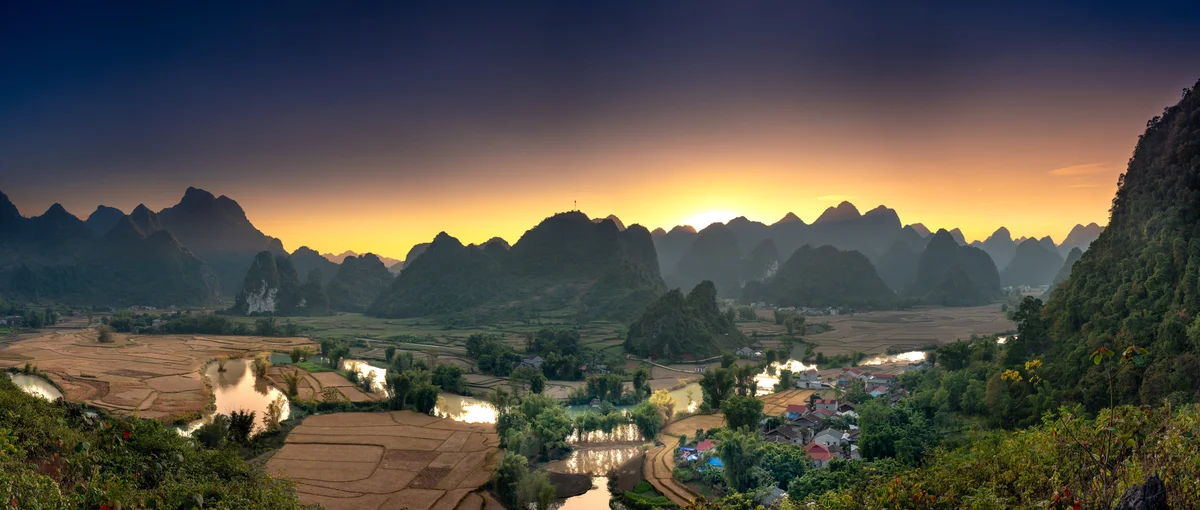 sunset view of trekking in Sapa