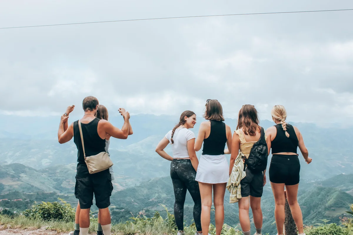 Group picture facing the moutains of Ha Giang