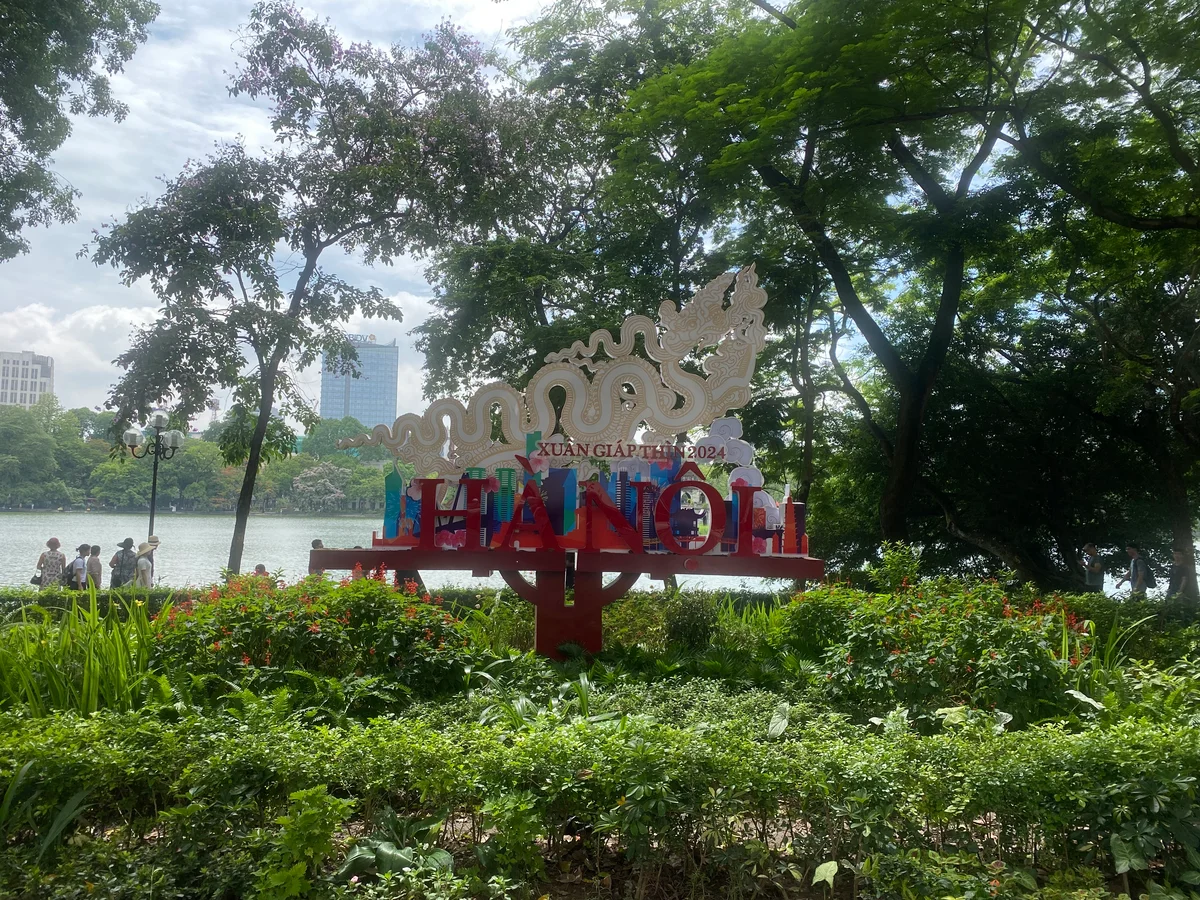 Bong Hostel Hanoi can connect you to north vietnam