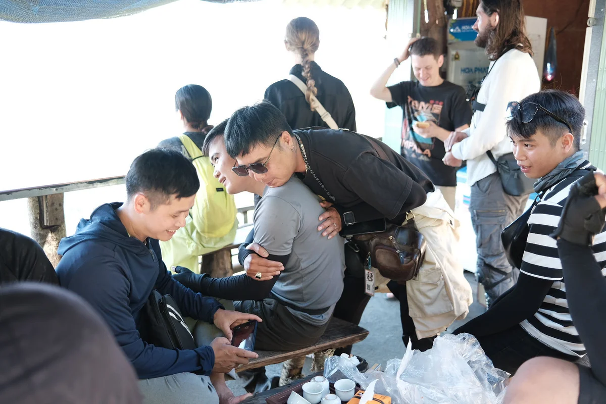 Bong Hostel Easy Riders relaxing