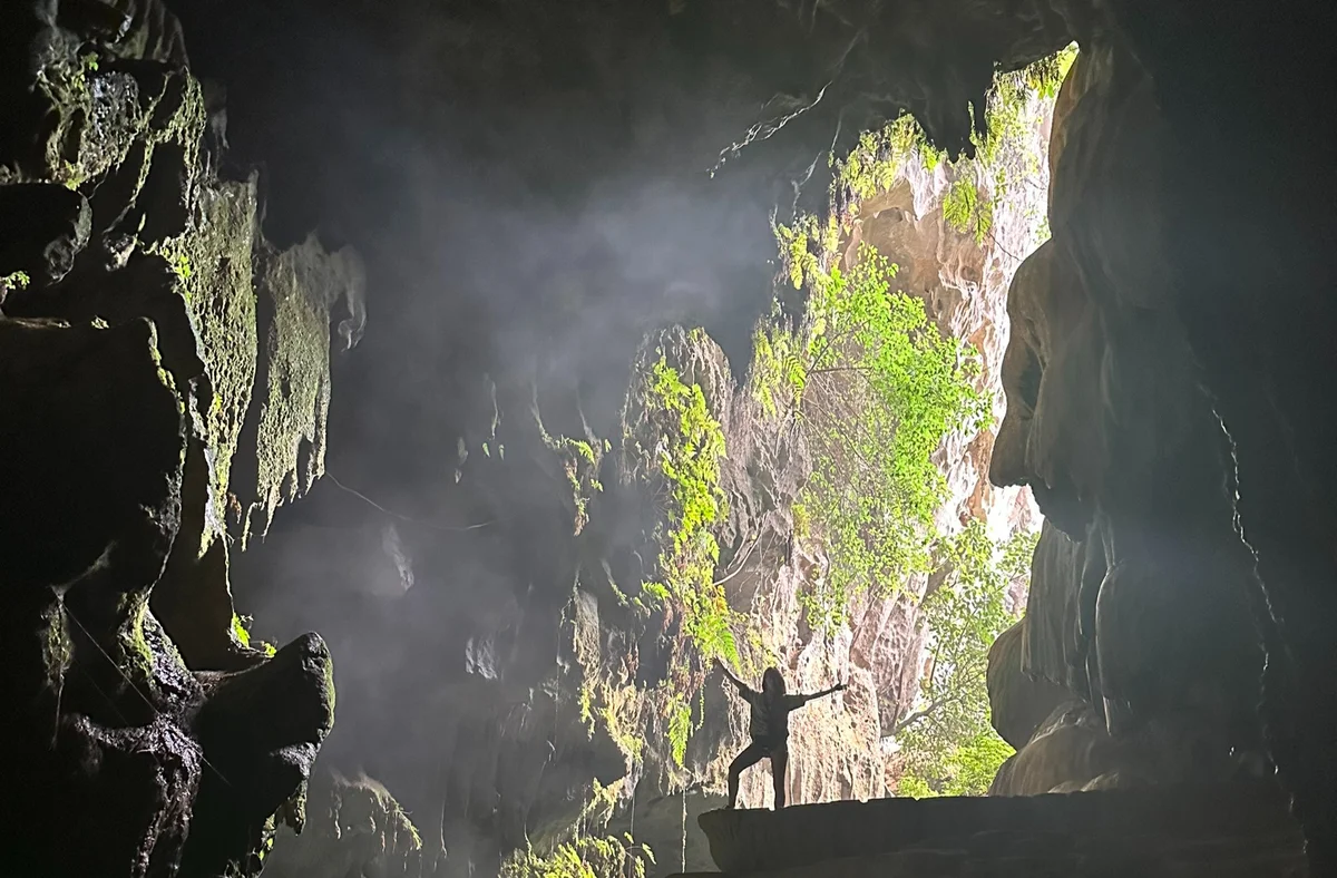 cave in ha giang