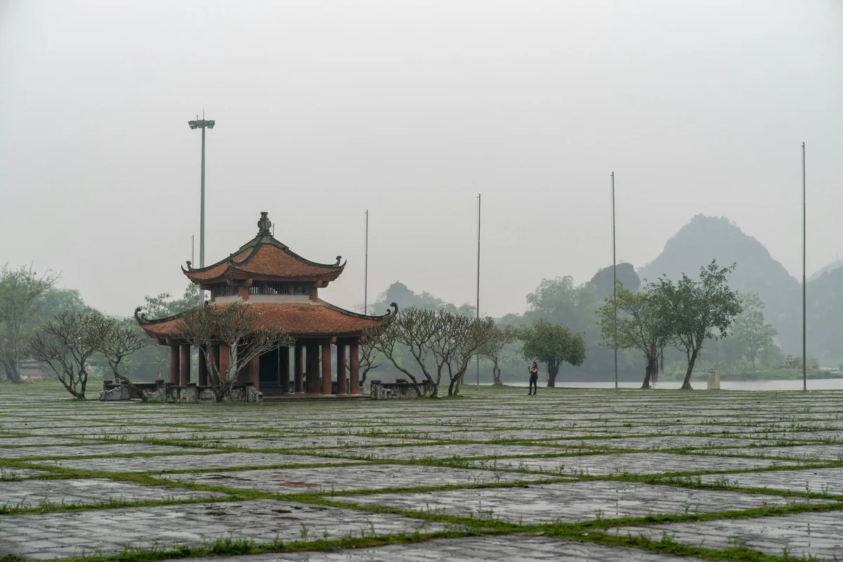 Visit the temples during a tour in ninh binh