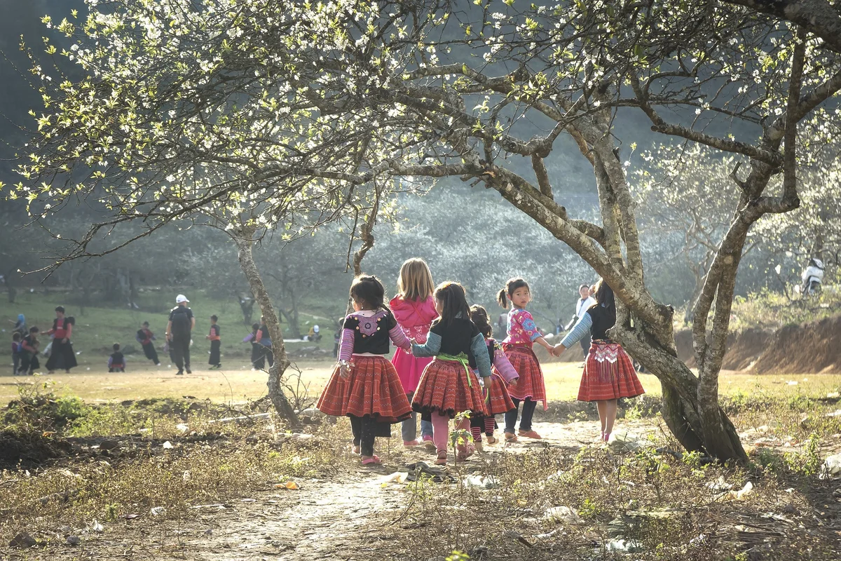 Children playing in Ha Giang
