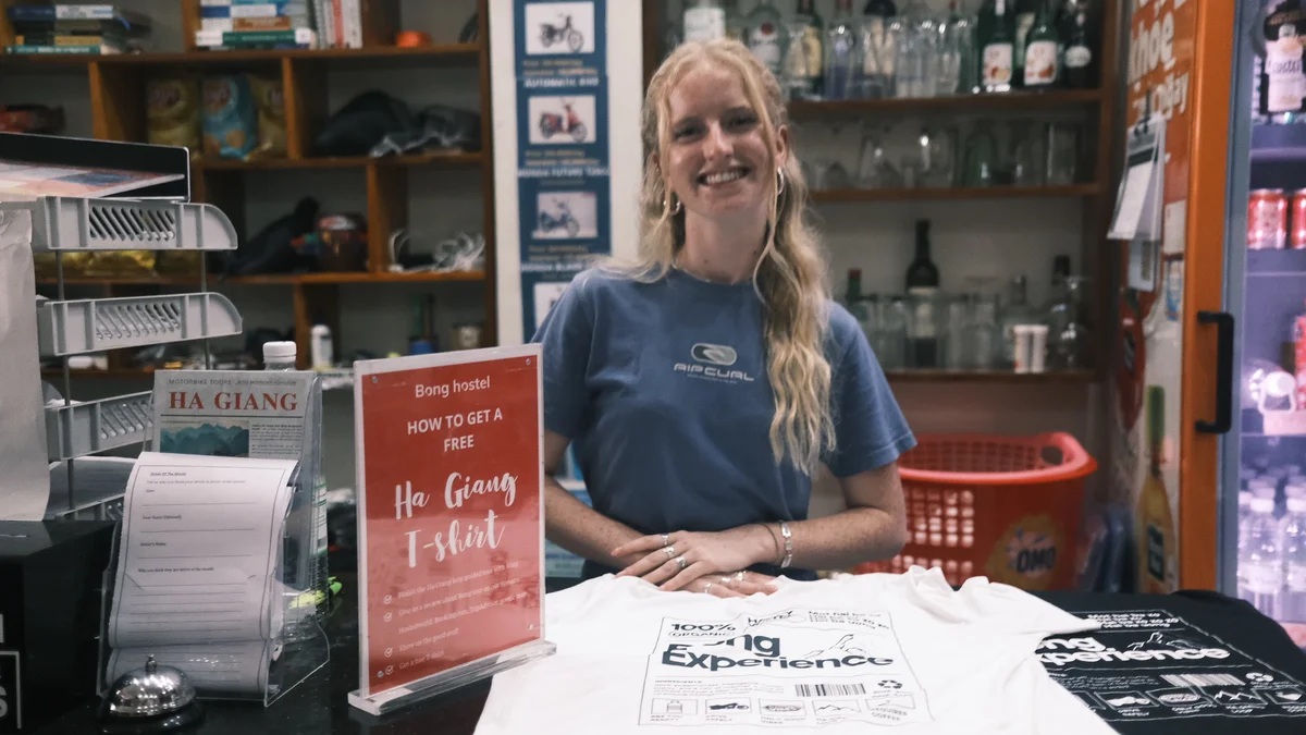 Smiley volunteer at Bong Hostel
