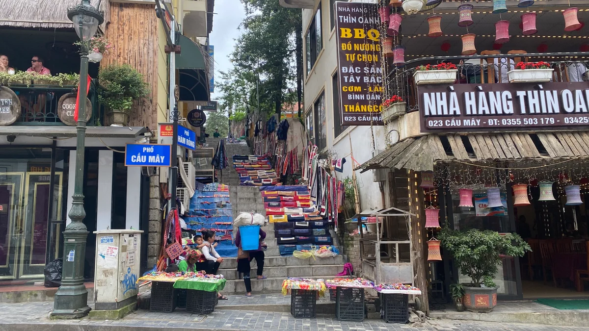 Street markets in Sapa