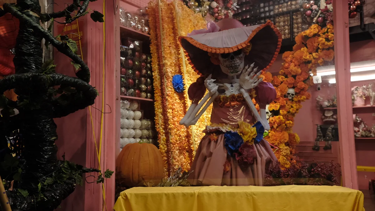 Creepy window decorations for Halloween