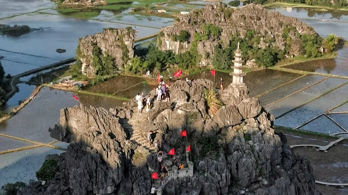 Day 5: Hanoi – Ninh Binh – Hoa Lu – Tam Coc