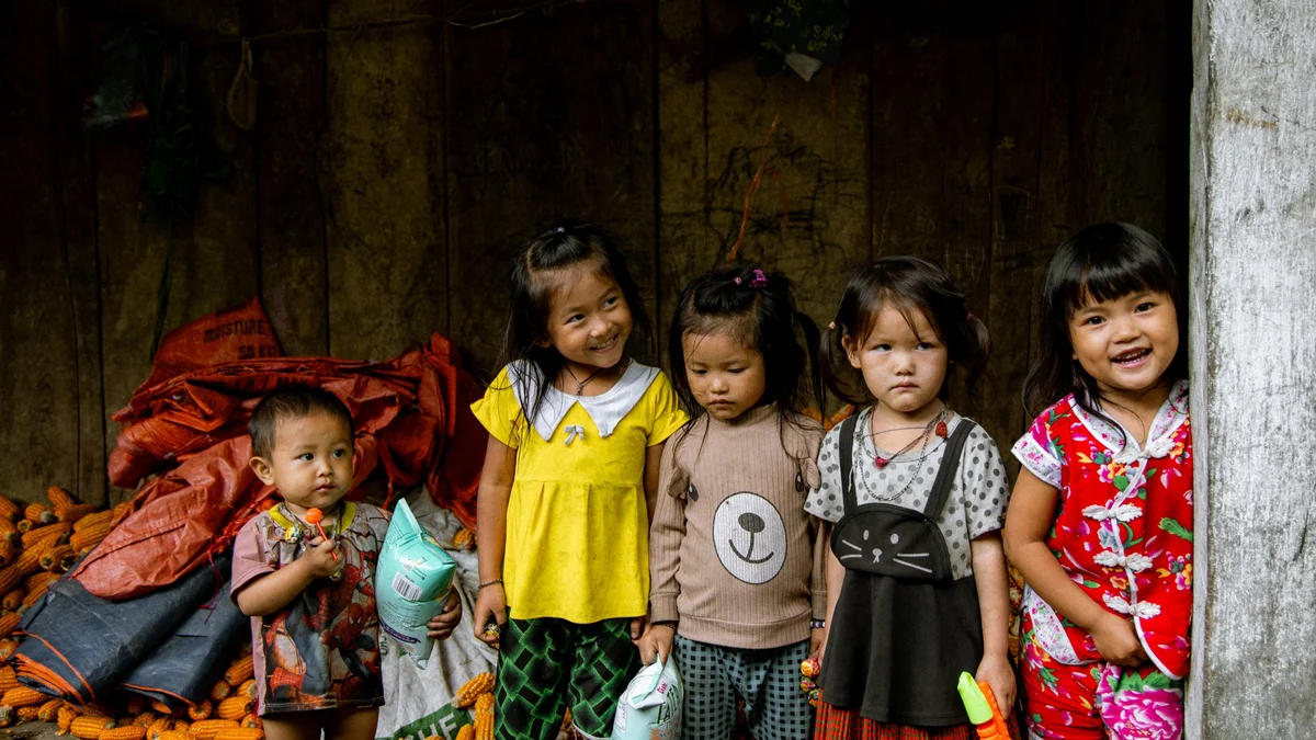 Day 2: Lao Xa – H’Mong King’s Palace – Ma Pi Leng Pass – Nho Que River