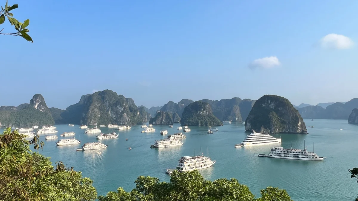 Day 1: Ha noi - Ha Long - Hanoi 